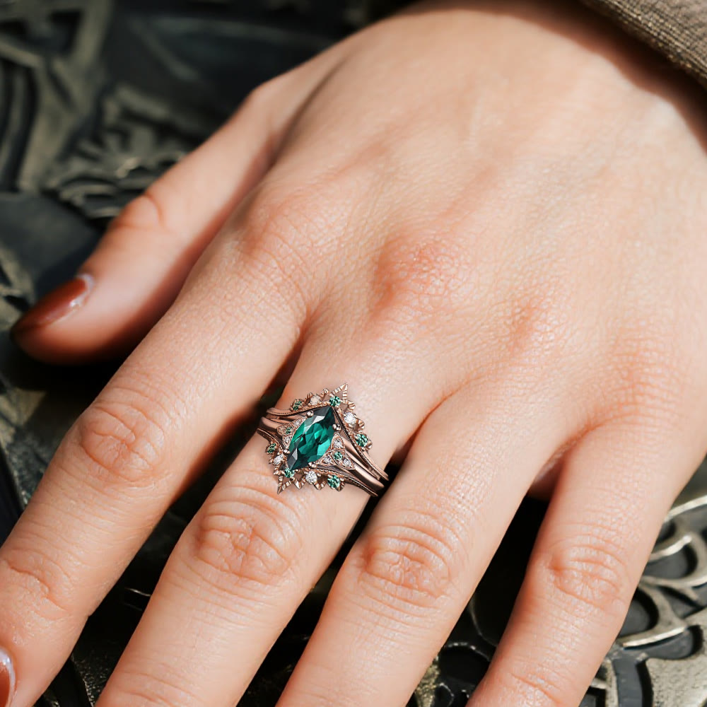 WorldNorse Eir's Emerald Grace Ring - image 1