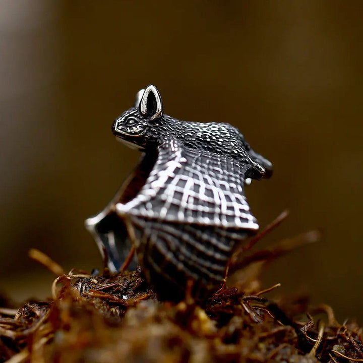 WorldNorse Vintage Flying Bat Animal Ring