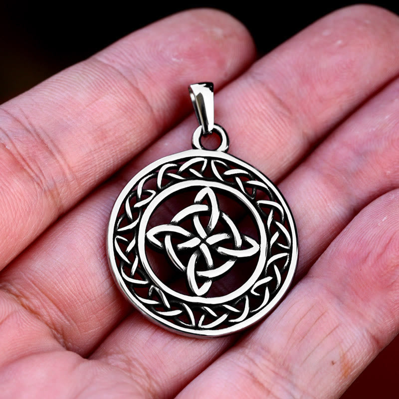 WorldNorse Celtic Knot Round Necklace