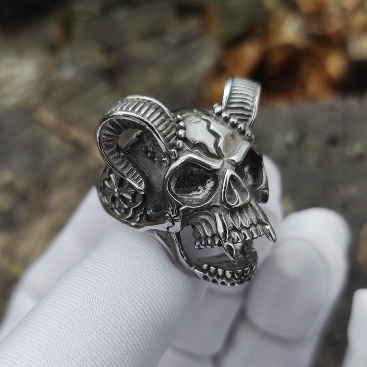 WorldNorse Occult Goat Horned Vampire Skull Ring