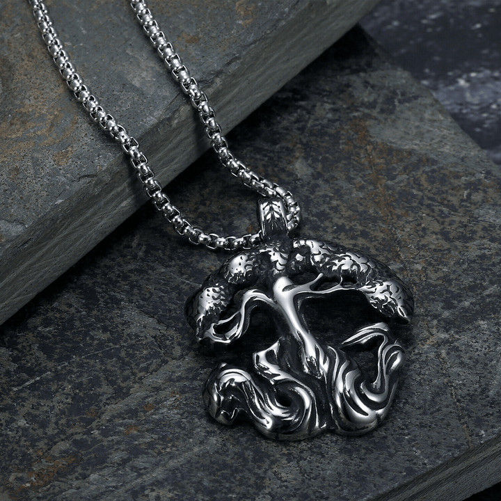 WorldNorse Vikings Guarding The Tree Of Life Necklace