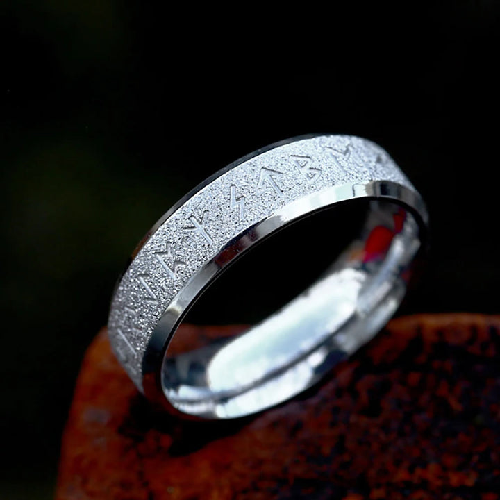 WorldNorse Round Simple Viking Rune Ring