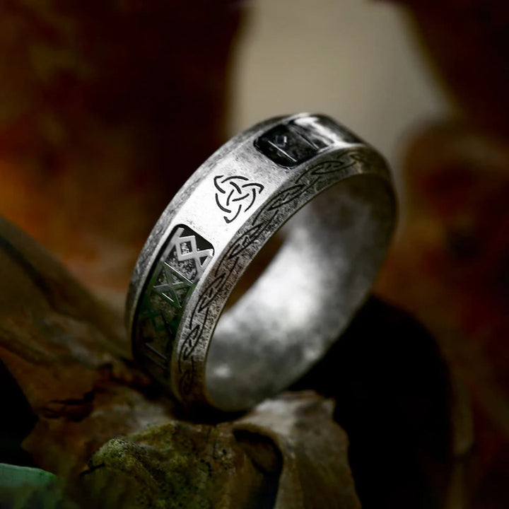 WorldNorse Celtic Triquetra Knot Ring