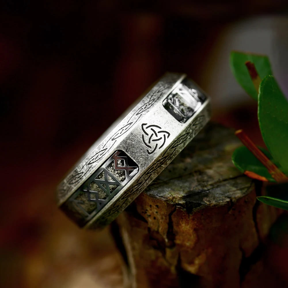 WorldNorse Celtic Triquetra Knot Ring