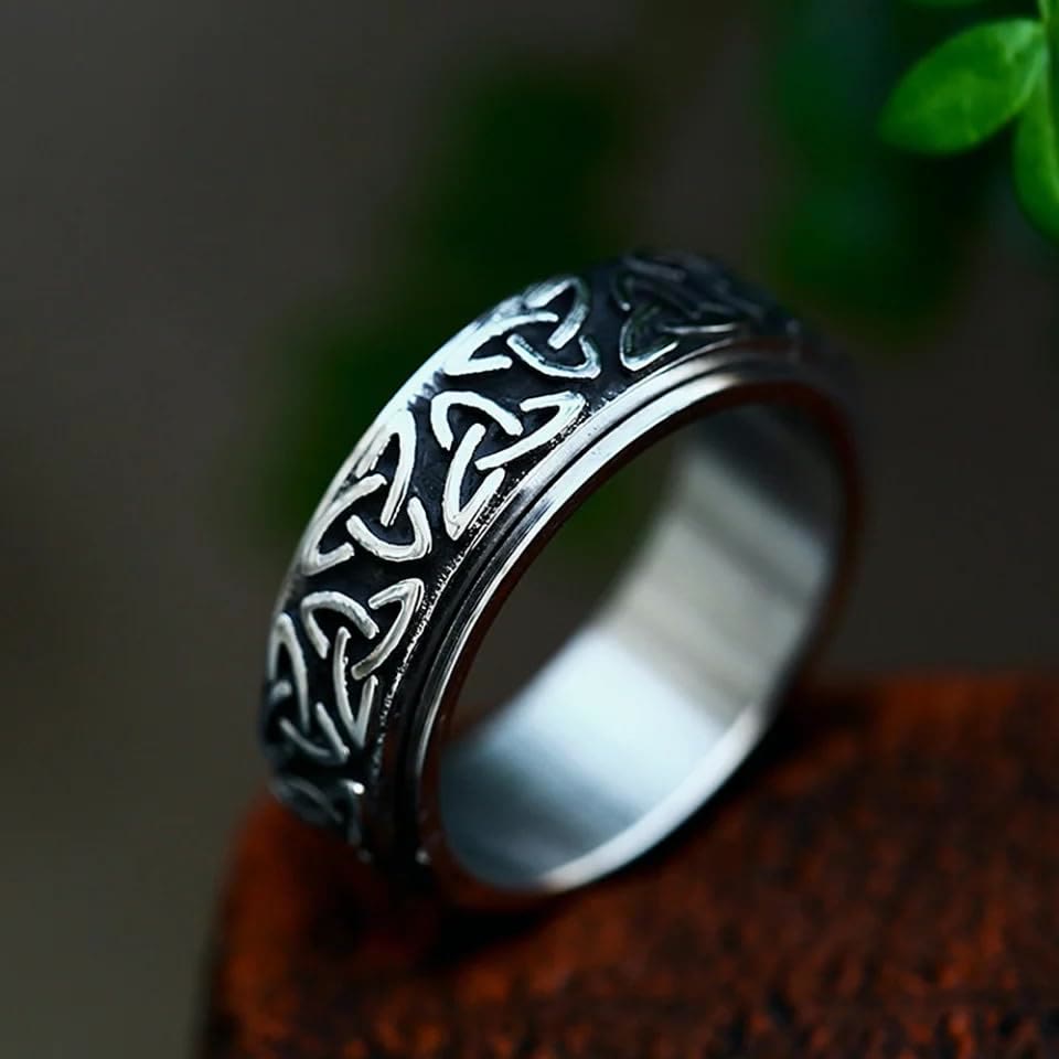 WorldNorse Nordic Viking Totem Celtic Knot Ring