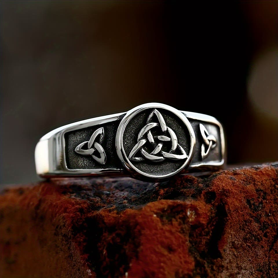 WorldNorse Vintage Triangle Viking Ring