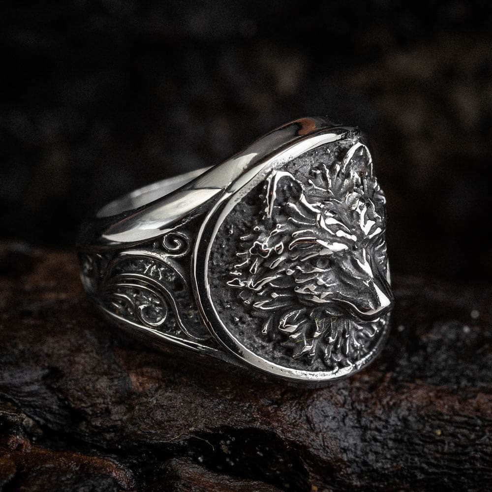 WorldNorse Viking Warrior Wolves Pattern Emboss Ring