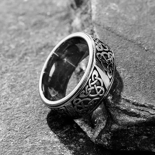 WorldNorse Stainless Steel Nordic Viking Celtic Knot Ring