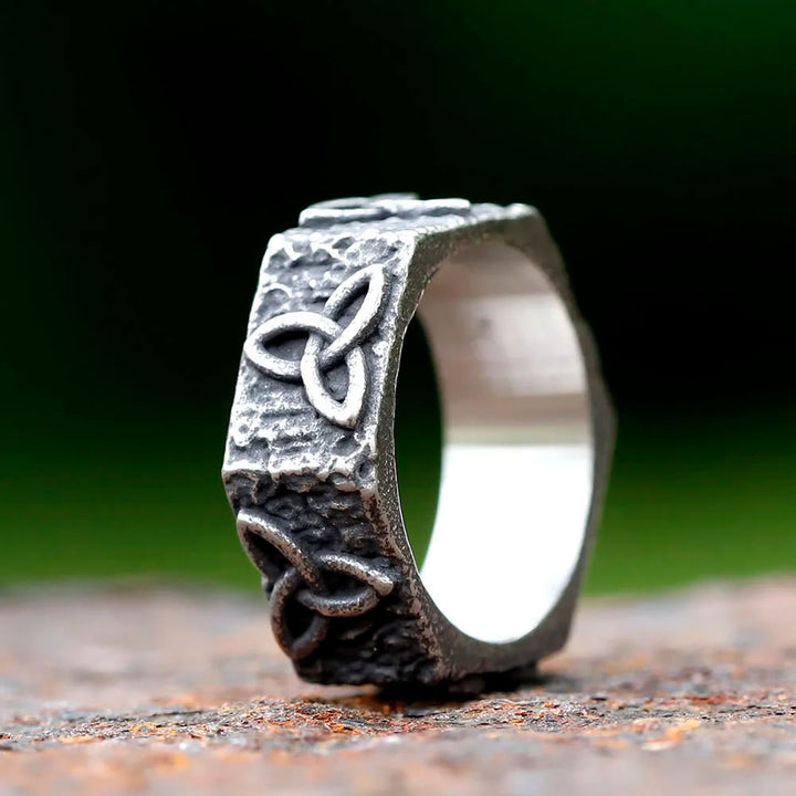 WorldNorse Triquetra Infinity Trinity Knot Signet Ring