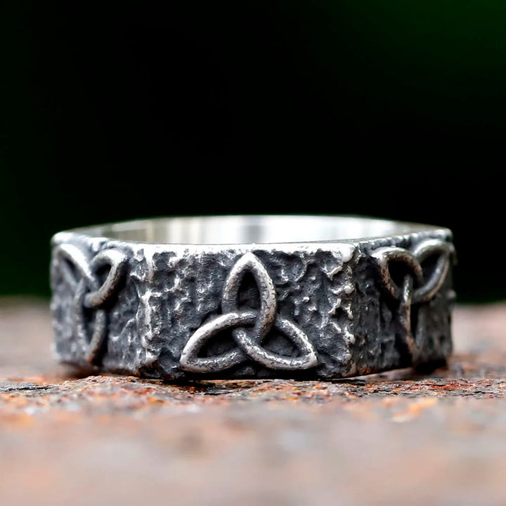 WorldNorse Triquetra Infinity Trinity Knot Signet Ring