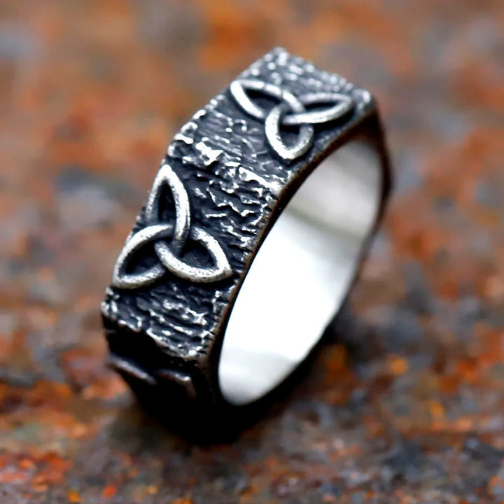 WorldNorse Triquetra Infinity Trinity Knot Signet Ring