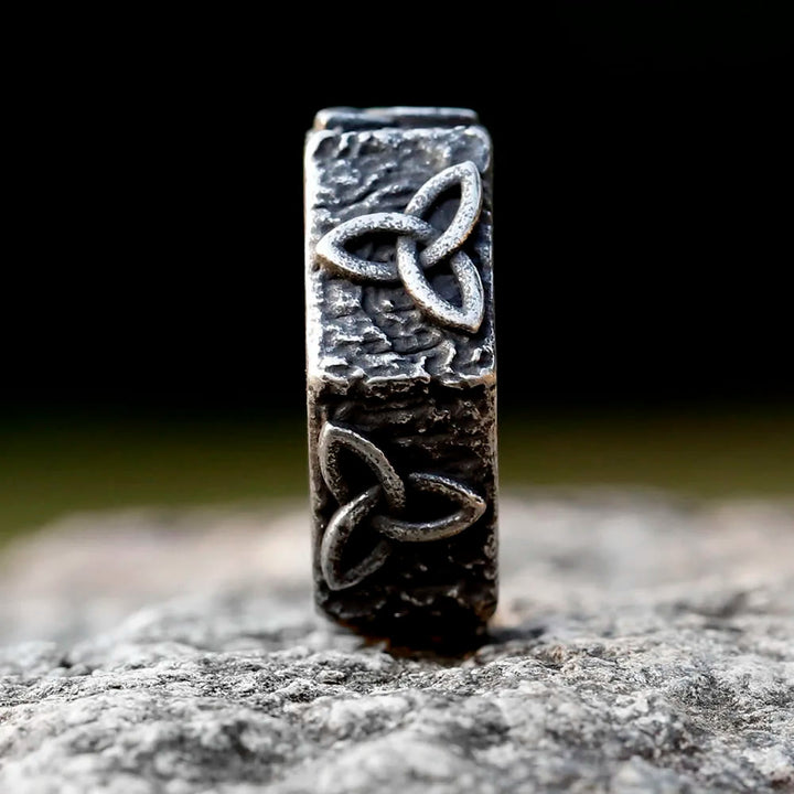 WorldNorse Triquetra Infinity Trinity Knot Signet Ring