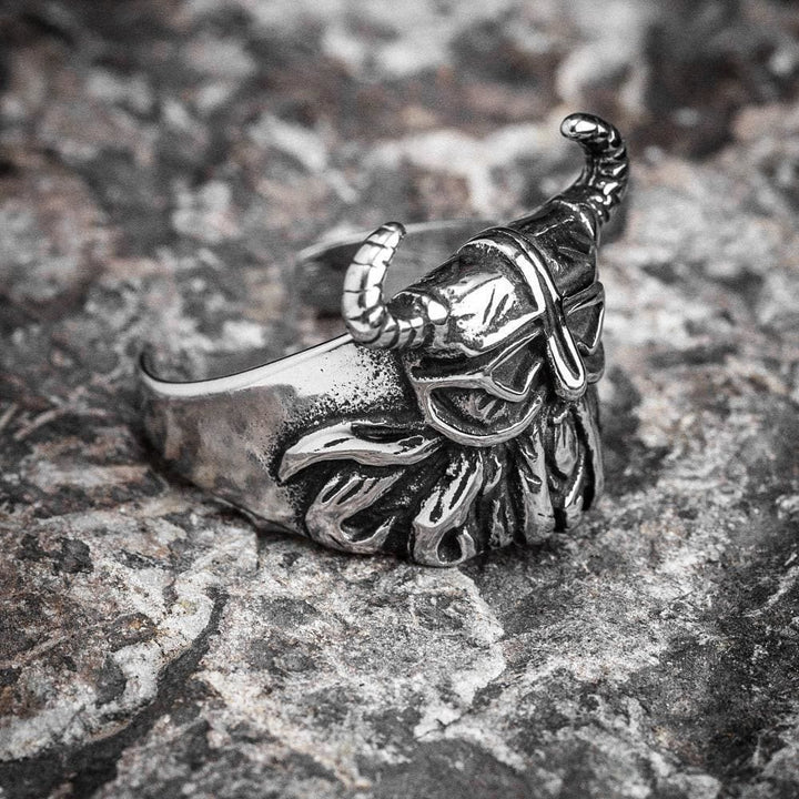 WorldNorse Personality Horned Helmet Viking Warrior Ring