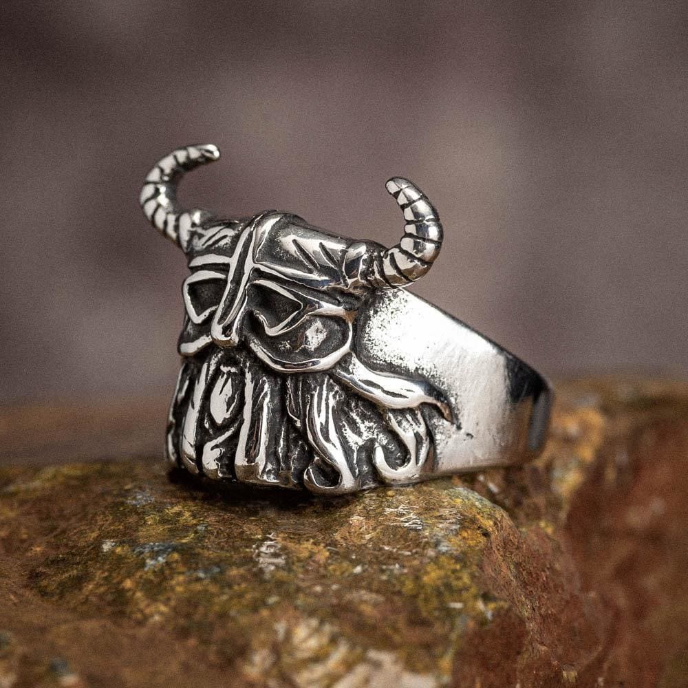 WorldNorse Personality Horned Helmet Viking Warrior Ring