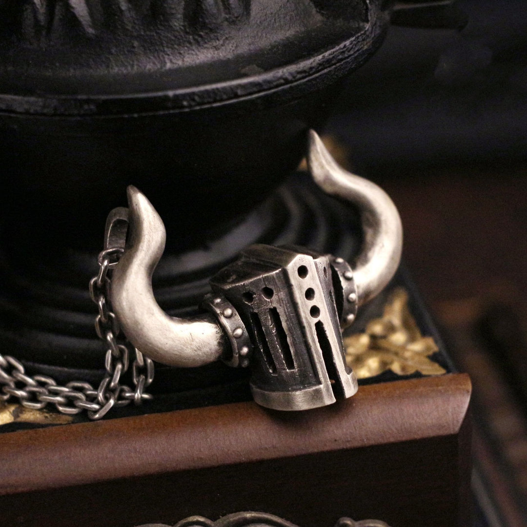 WorldNorse Retro Crusader Horned Heavy Helmet Necklace - image 3