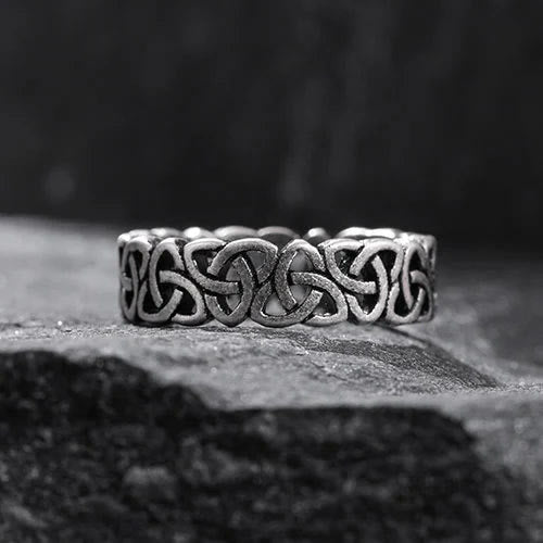 WorldNorse Nordic Triquetra Triangle Concise Ring