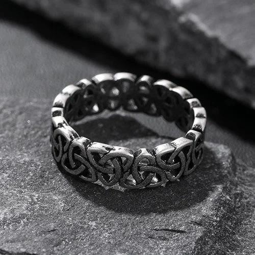 WorldNorse Nordic Triquetra Triangle Concise Ring