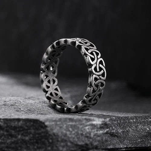 WorldNorse Nordic Triquetra Triangle Concise Ring