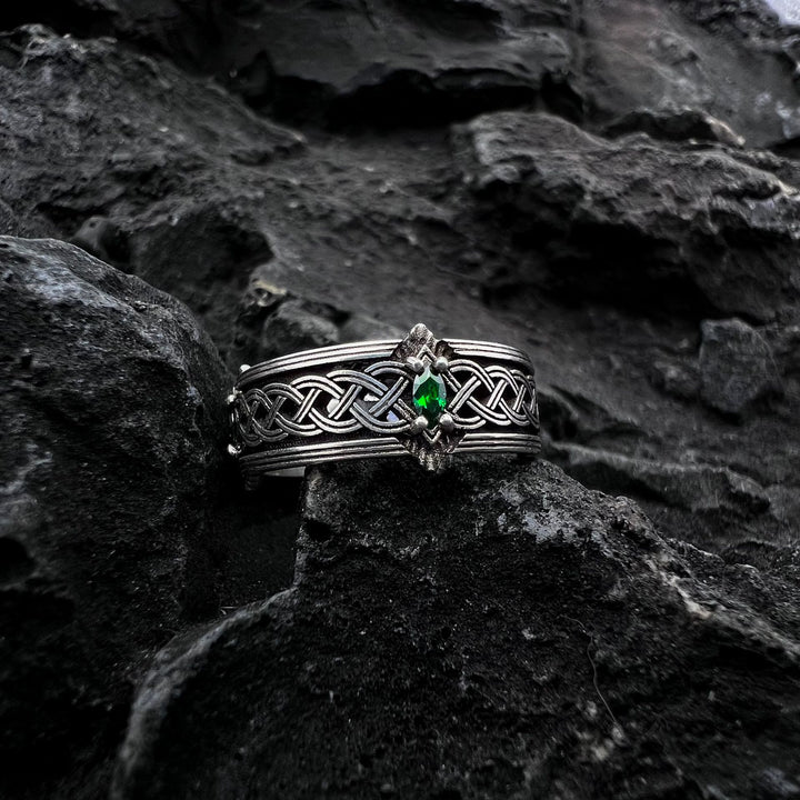 WorldNorse 925 Sterling Silver Green Gemstone Celtic Ring