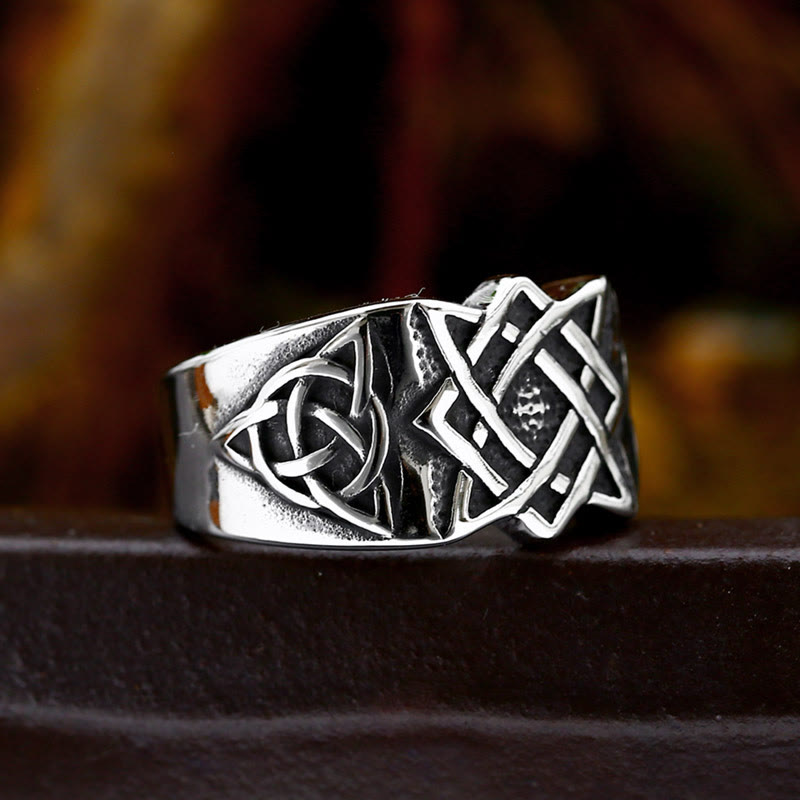 WorldNorse Men Triquetra Biker Ring