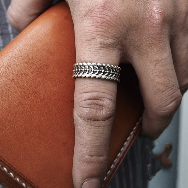 WorldNorse 925 Sterling Silver Animal Spine Ring