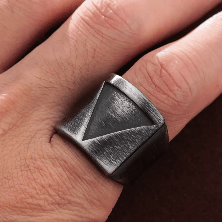 WorldNorse Vintage Valknut Triangle Cutout Biker Ring