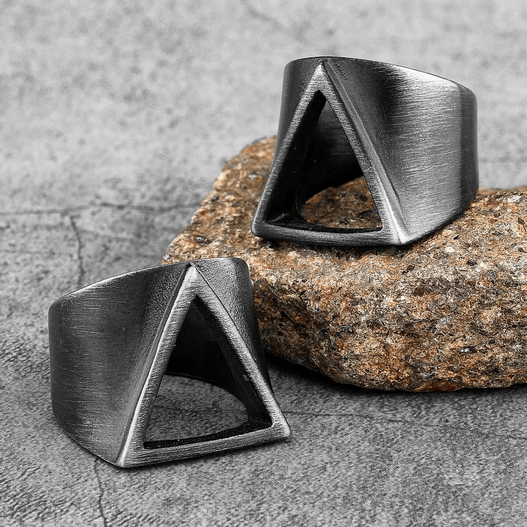 WorldNorse Vintage Valknut Triangle Cutout Biker Ring