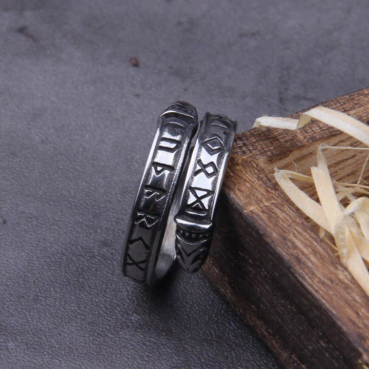 WorldNorse Double Dragon Head With Rune Ring