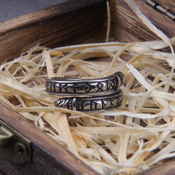 WorldNorse Double Dragon Head With Rune Ring