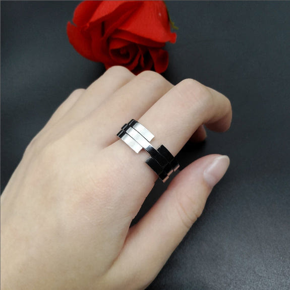 WorldNorse Unique Kissing Fish Transforming Ring To Necklace