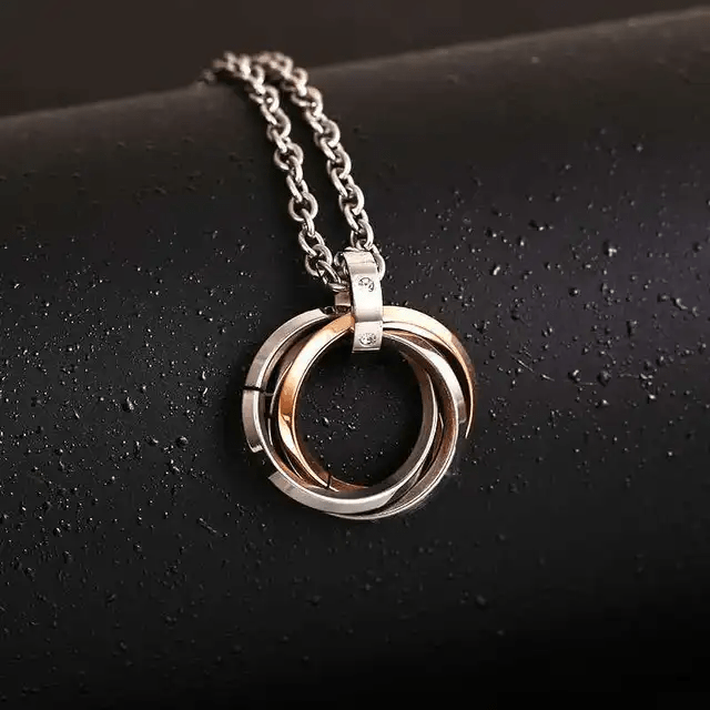 WorldNorse Three Interlocking Circle Ring Necklace