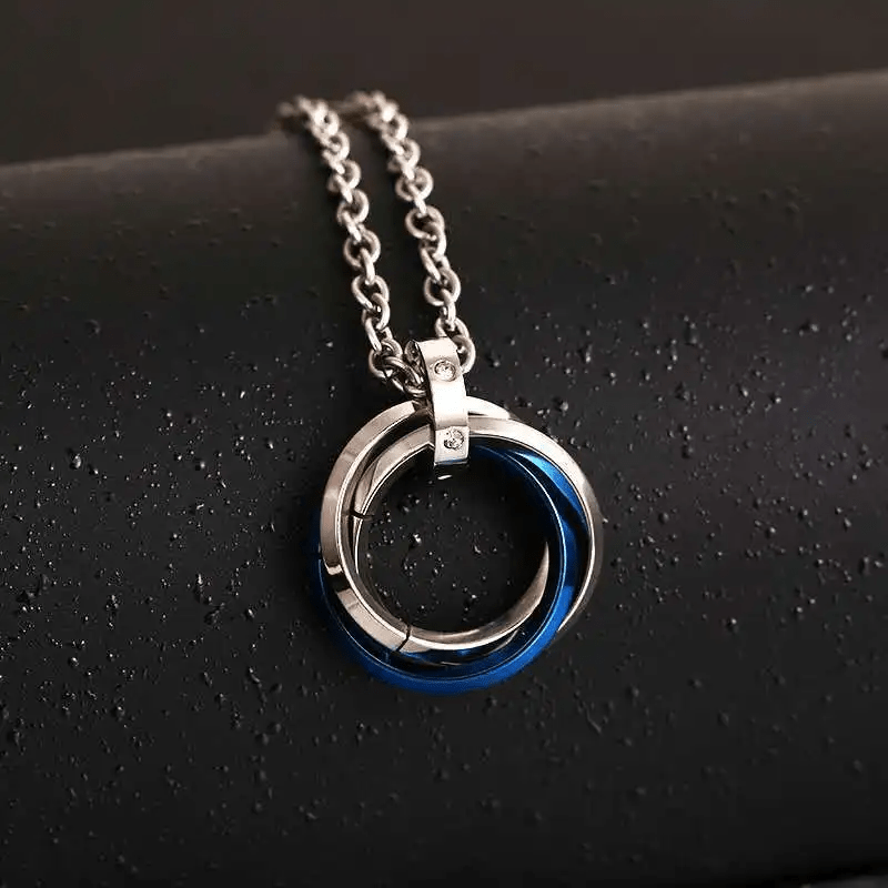 WorldNorse Three Interlocking Circle Ring Necklace