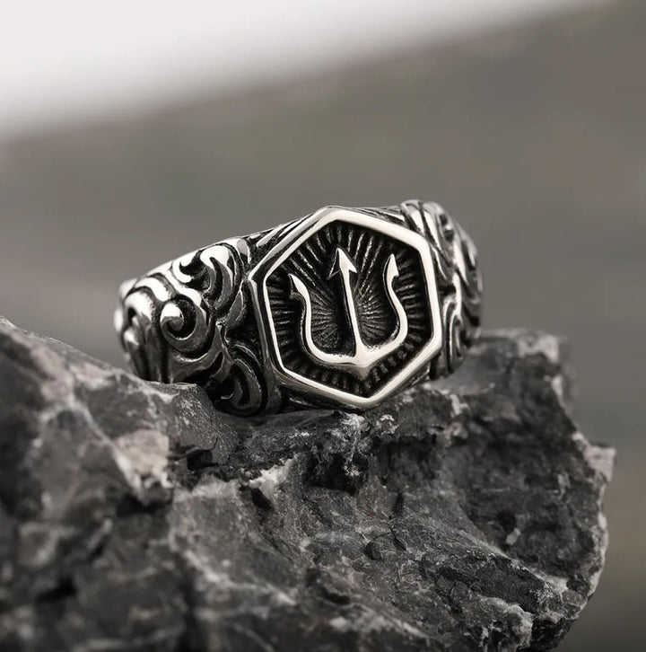 WorldNorse Poseidon Trident Battle Ring