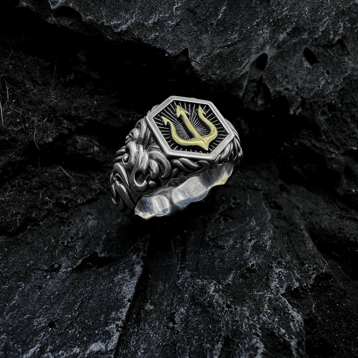 WorldNorse Poseidon Trident Battle Ring