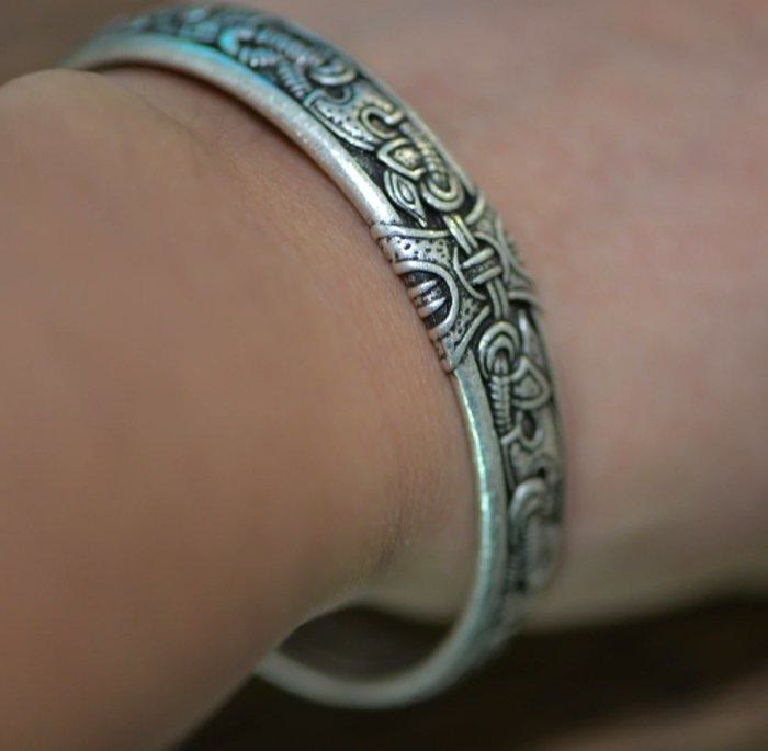 WorldNorse Vintage Nordic Jelling Art Bangle Bracelet