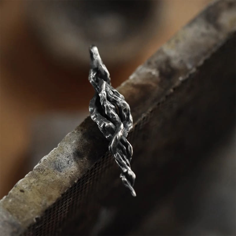 WorldNorse Irregular Vine Thorn Necklace - image 5