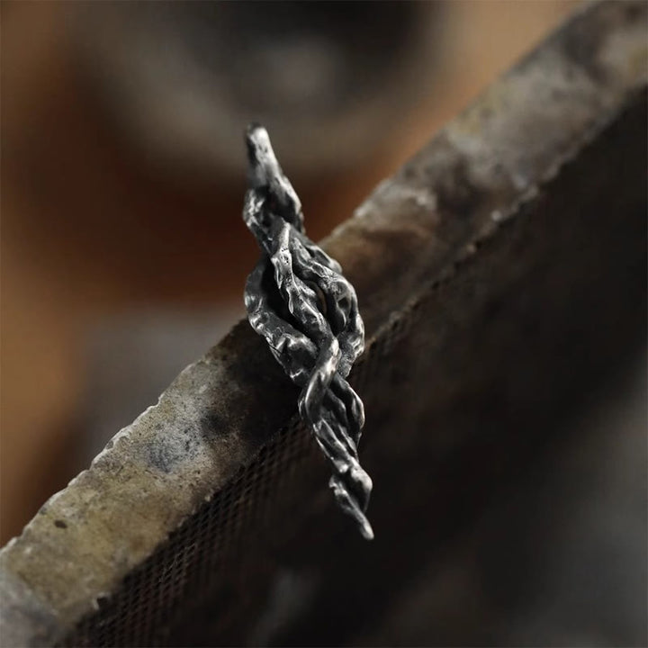 WorldNorse Irregular Vine Thorn Necklace - image 5