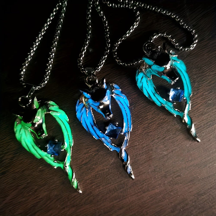 WorldNorse Night Light Wolf King Necklace