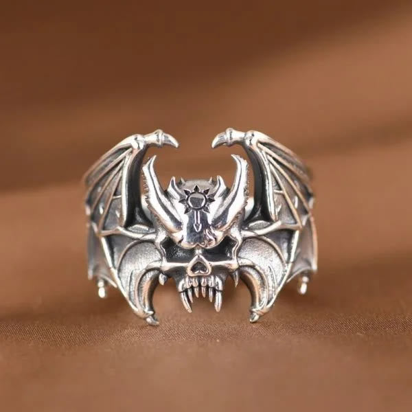 WorldNorse Vampire Skull Bat Ring