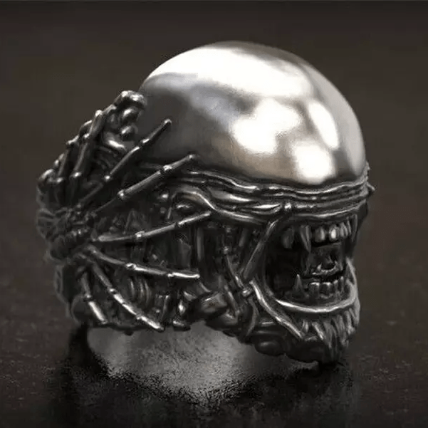 WorldNorse Skull Claw Hug Head Alien Ring