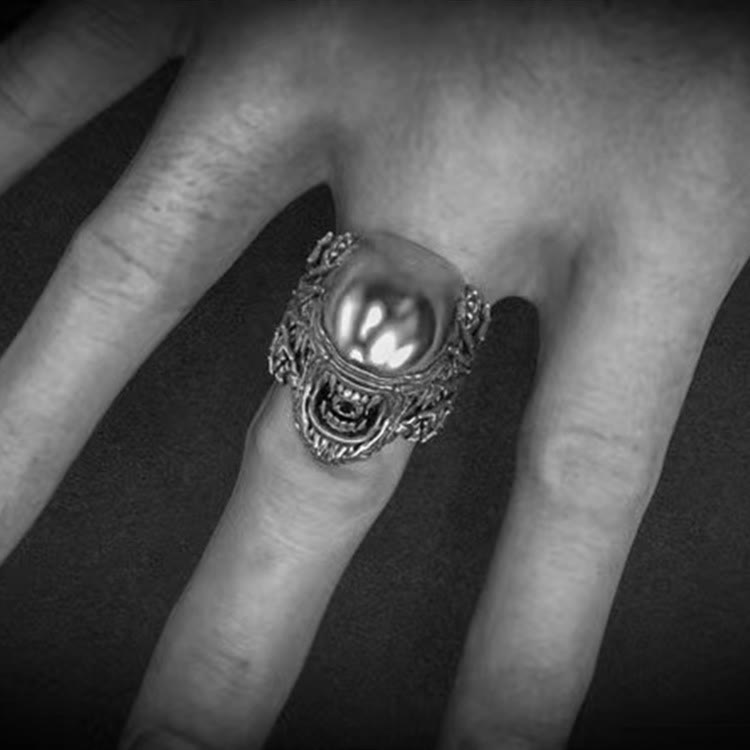 WorldNorse Skull Claw Hug Head Alien Ring