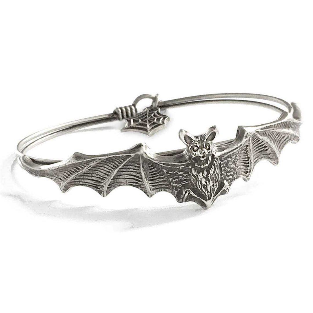 WorldNorse Flying Bat Spider Web Bracelet