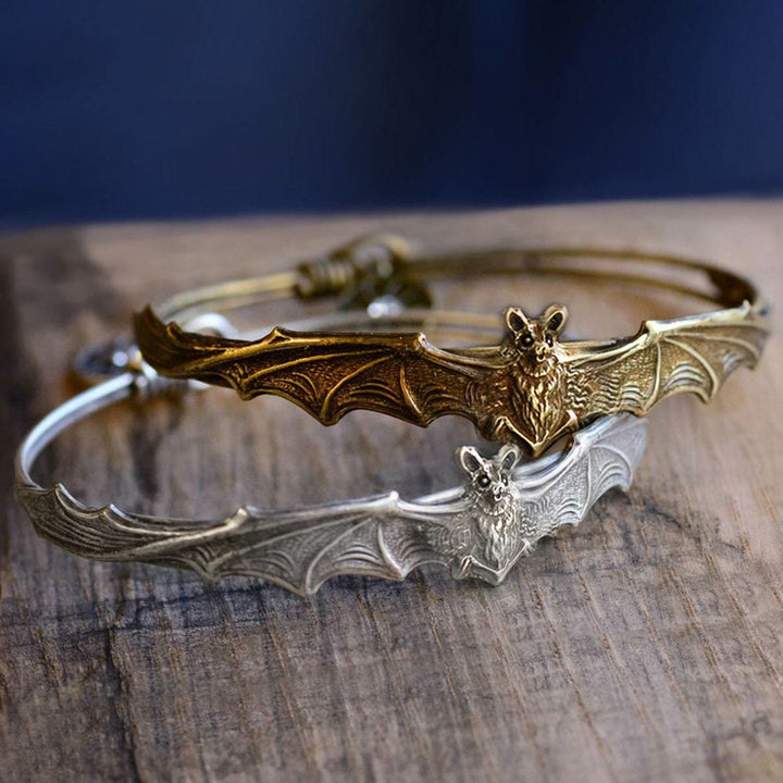 WorldNorse Flying Bat Spider Web Bracelet