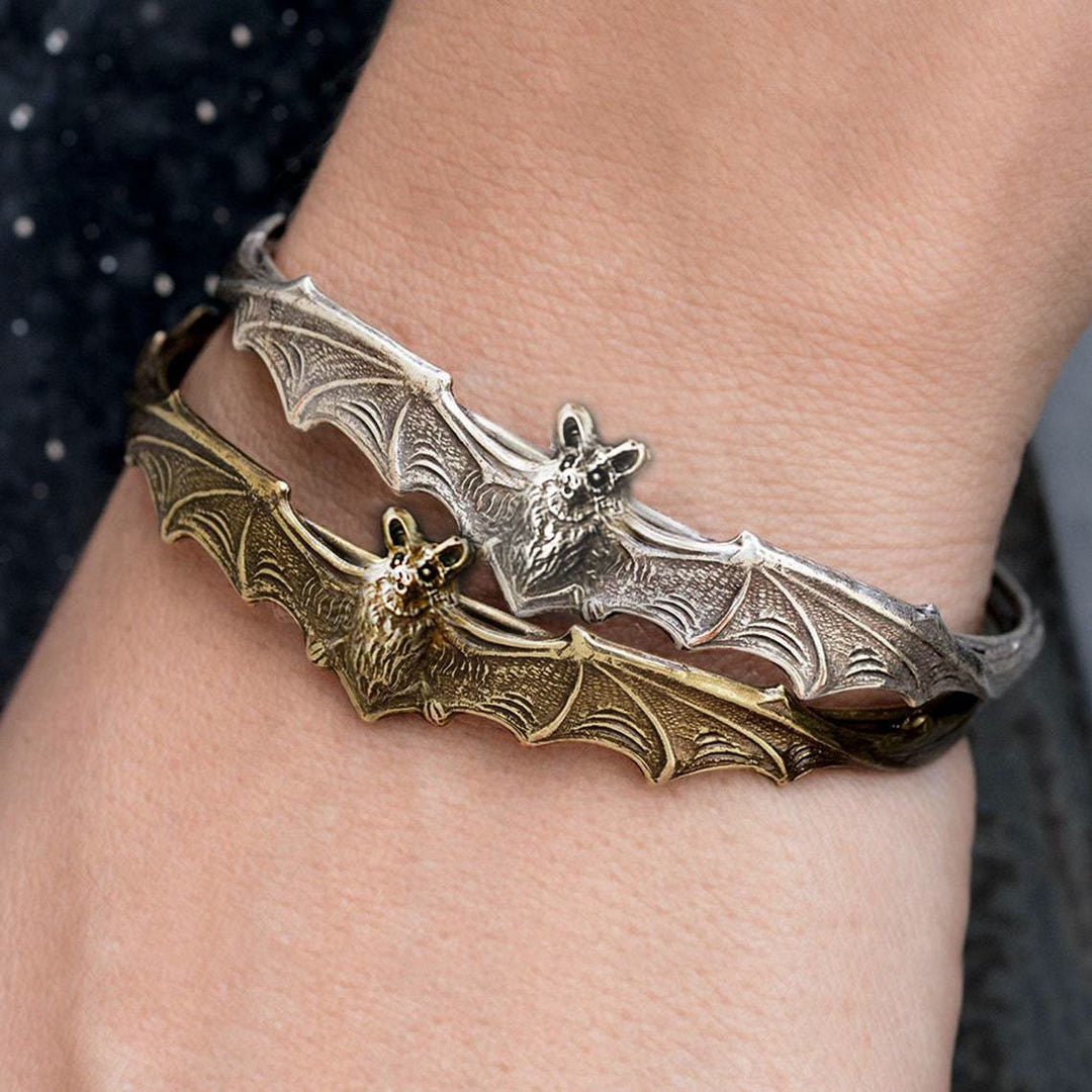 WorldNorse Flying Bat Spider Web Bracelet