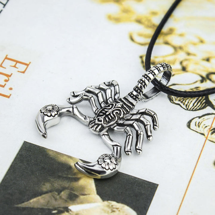 WorldNorse Crawling Scorpion Claws Necklace