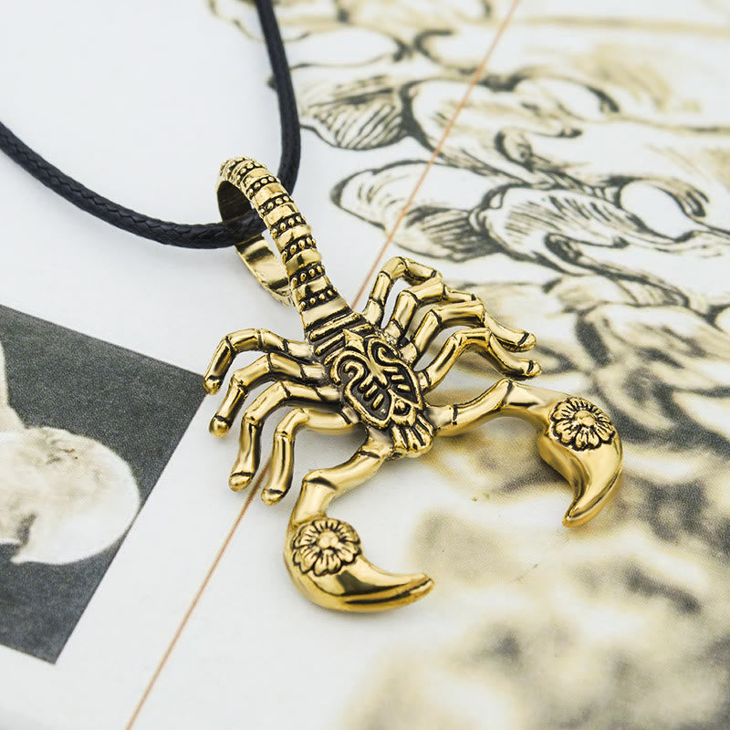 WorldNorse Crawling Scorpion Claws Necklace