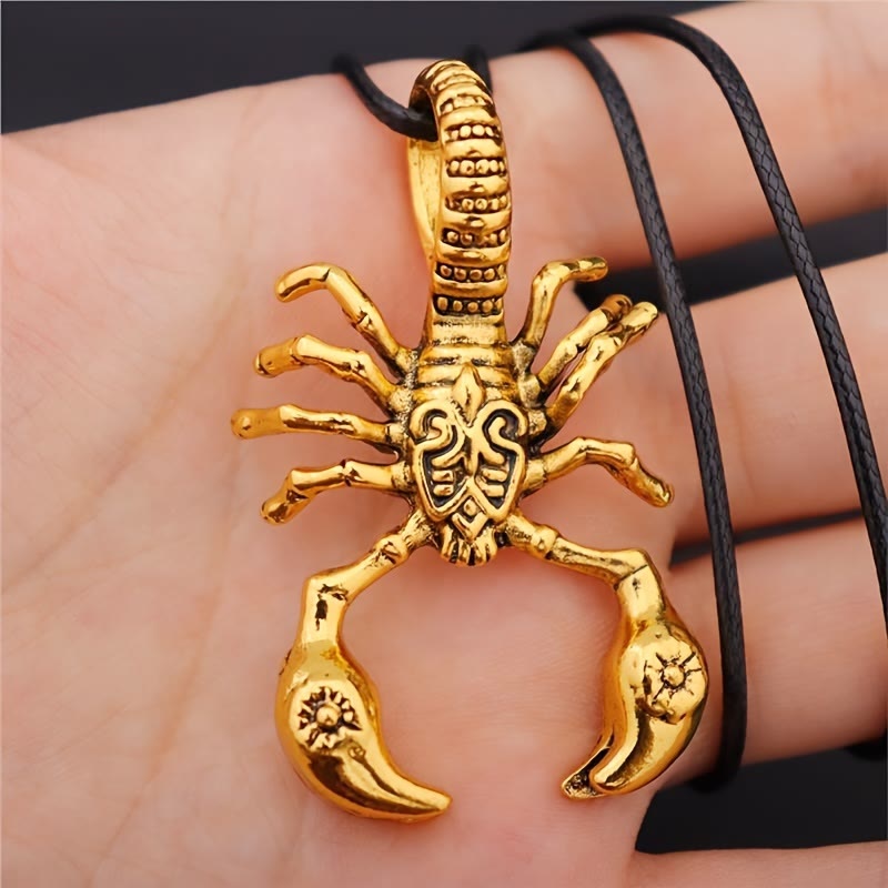 WorldNorse Crawling Scorpion Claws Necklace