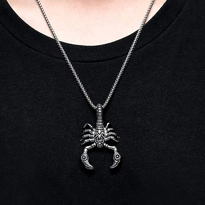 WorldNorse Crawling Scorpion Claws Necklace