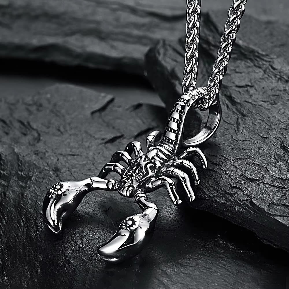 WorldNorse Crawling Scorpion Claws Necklace