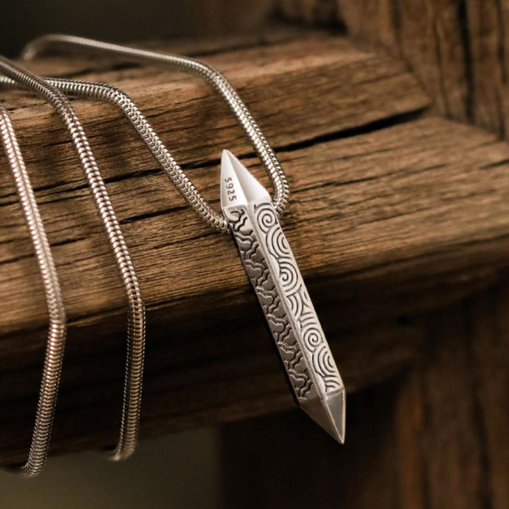 WorldNorse 925 Sterling Silver Arrowhead Necklace